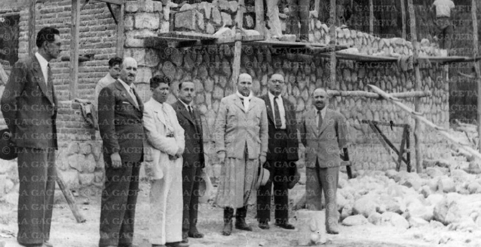 Recuerdos fotográficos: con pircas y adobe, nacía el hospital de Tafí del Valle