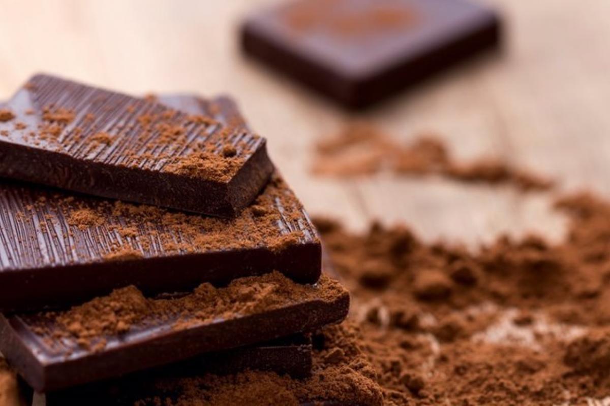 El chocolate es un alimento que puede ayudar a combatir el envejecimiento precoz.