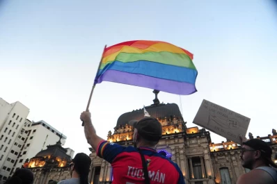 La Marcha del Orgullo contra Milei copó las calles de Tucumán