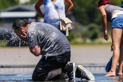 ¿Tomás suficiente agua? Trucos para hidratarte más (aunque no te des cuenta)