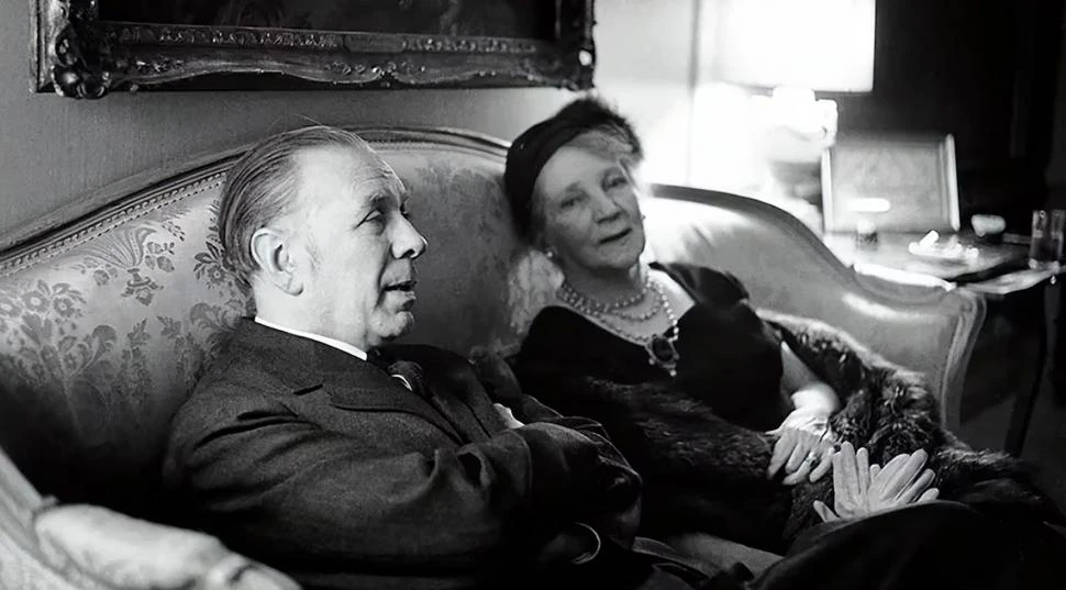 BORGES Y SU MADRE. A los 67 años, él vivía en tierna dependencia con ella. credito