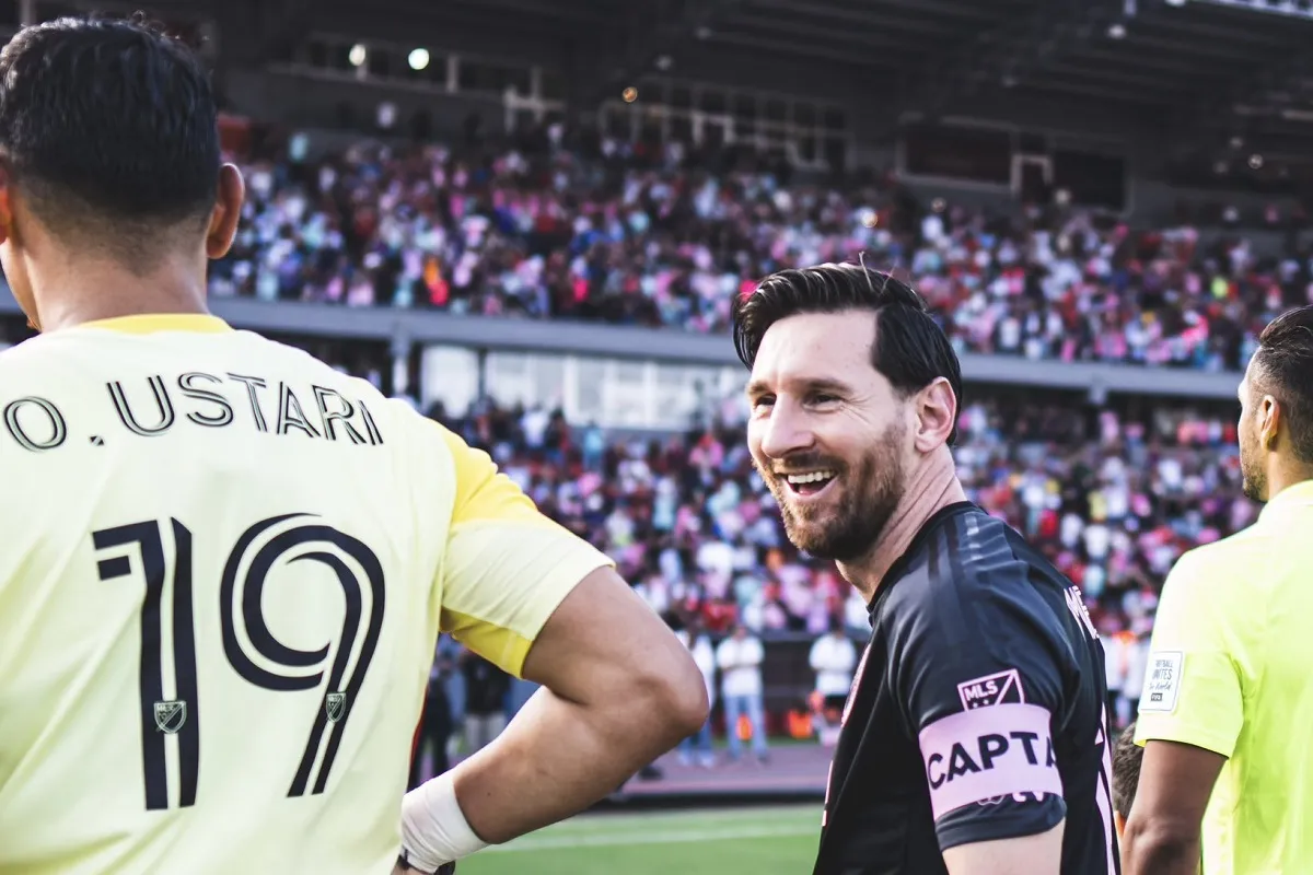 GRAN SONRISA. Messi se mostró alegre durante la pretemporada de Inter Miami.