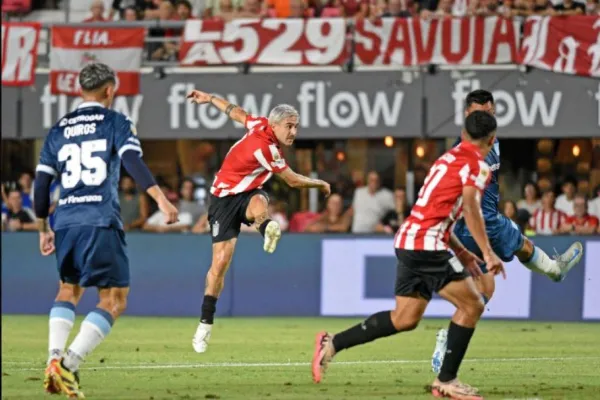 El triunfo de Estudiantes de La Plata ante Racing estuvo acompañado por goles y buen fútbol