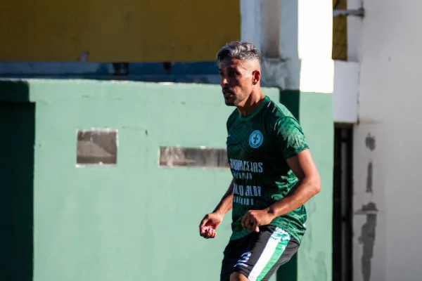 Jugó en Peñarol y Atlético Tucumán, logró un ascenso con Argentinos Juniors y ahora sueña salir campeón con Graneros