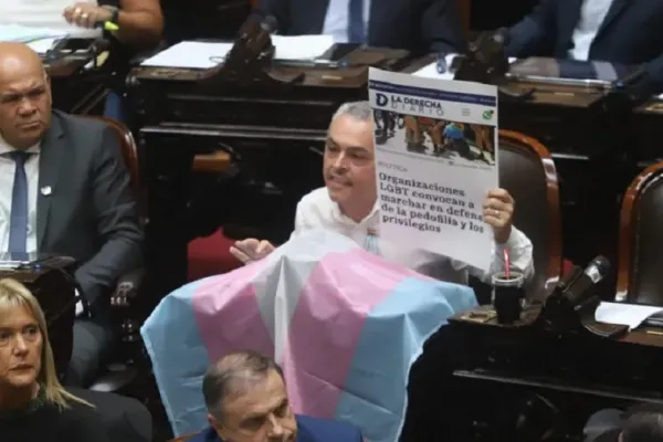 “Soy maricón y me la banco”, el descargo de un diputado contra Milei por su polémico discurso en Davos