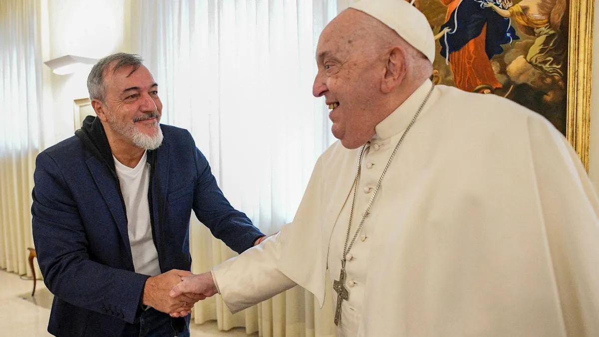 Francisco recibió al líder de ATE, quien le pidió que “rece por el Presidente para que lo haga mejor persona” 