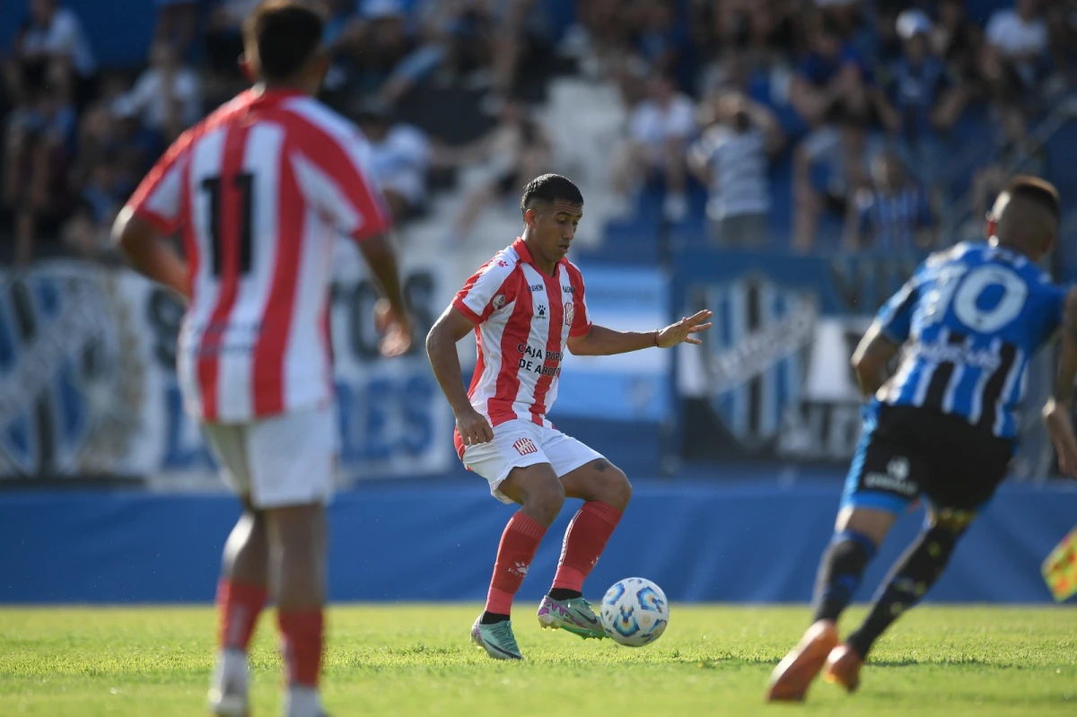 San Martín de Tucumán mostró dos caras muy diferentes en su debut en la Primera Nacional