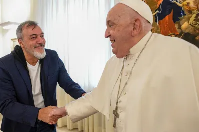 Francisco recibió al líder de ATE, quien le pidió que “rece por el Presidente para que lo haga mejor persona”