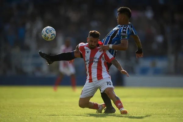 Primero Martos apostó a lo seguro, pero con más refuerzos en cancha San Martín mostró una mejor cara