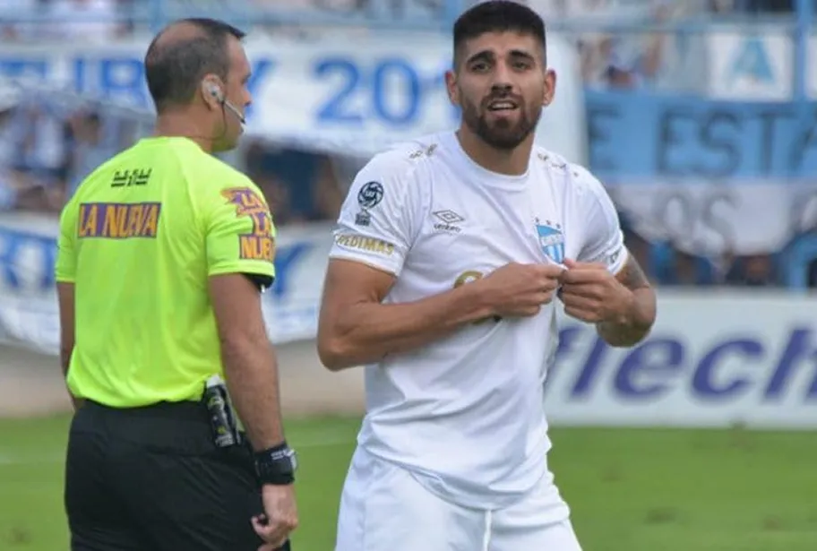 Leandro Díaz se sumó al plantel de Atlético Tucumán en Rosario