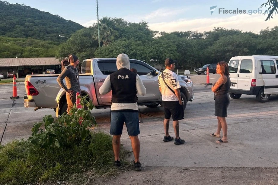 DETENIDOS. Los miembros de la banda fueron capturados durante distintos operativos realizados por la Policía de Seguridad Aeroportuaria de Salta.