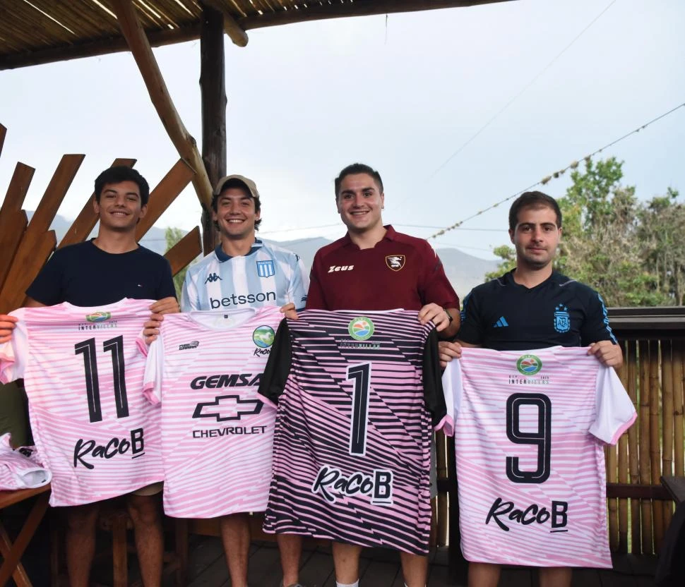 VAN POR TODO. El equipo de Raco “B” aspira a consagrarse campeón en fútbol masculino, un logro que hasta acá nunca pudo conseguir en lo que va de la historia. LA GACETA/FOTOS DE ANALÍA JARAMILLO 