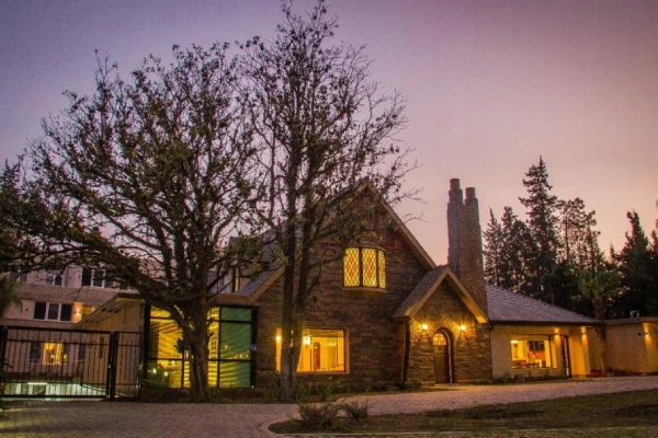 En Howard Johnson, cena y estadía de lujo