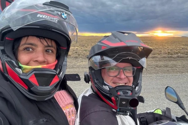 Una pareja tucumana fue a Ushuaia en moto y da los detalles de un viaje por paisajes de ensueño