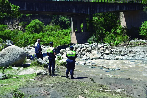 Cómo evitar los peligros de una creciente de río que llega sin avisar