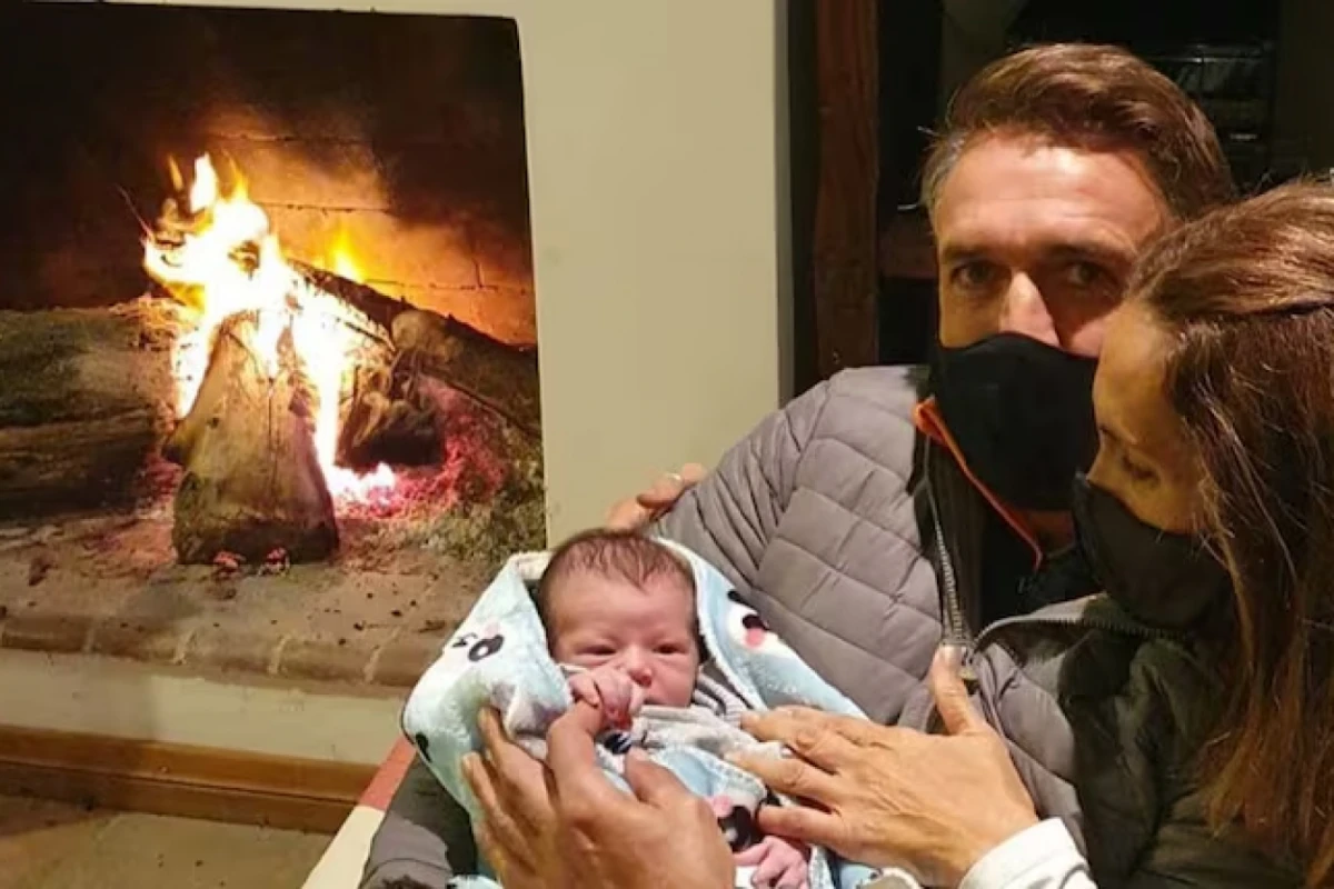 Gabriel Batistuta cuando se convirtió en abuelo, el 5 de julio del 2020. (Foto: Instagram personal)