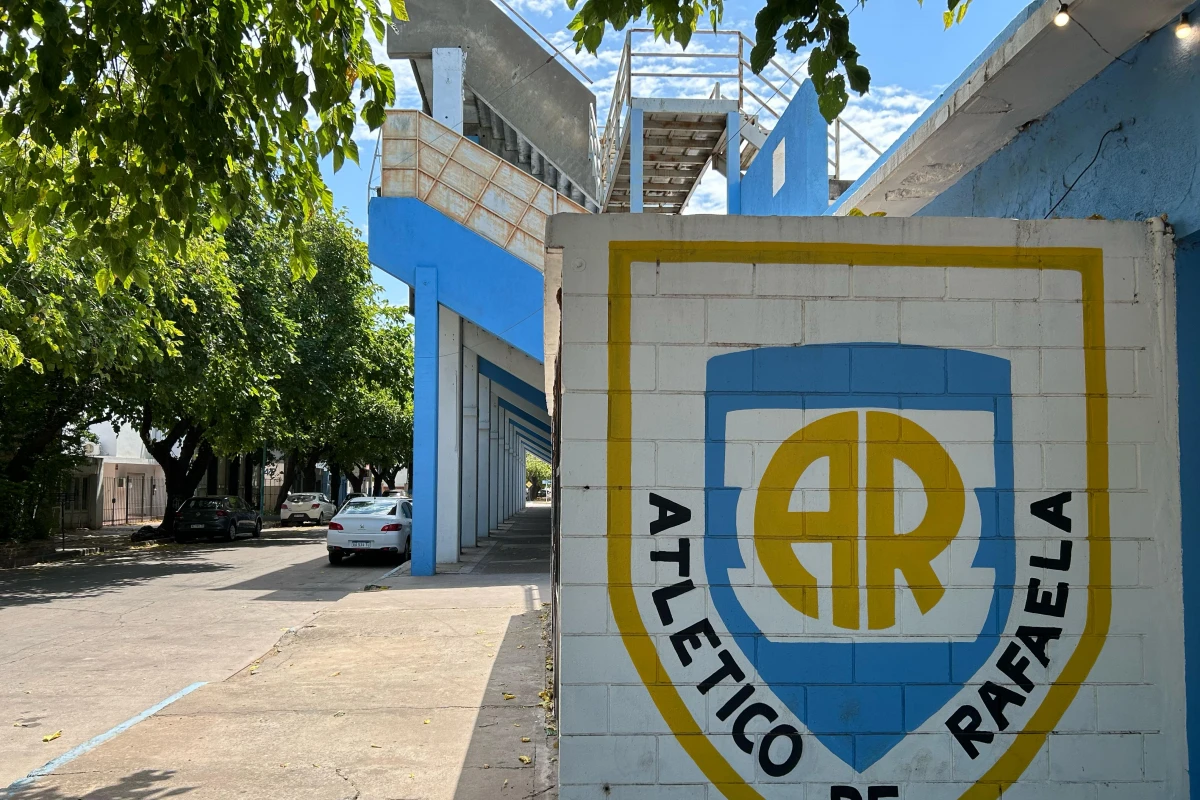 NO SE LO IMAGINABAN. Los hinchas de Atlético de Rafaela todavía no digieren por completo lo que fue el descenso al Federal A.