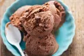 Cómo hacer helado de chocolate casero con dos ingredientes y sin azúcar