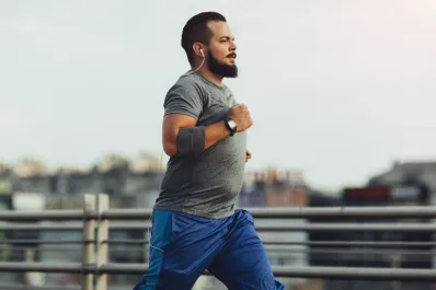 Correr 30 minutos al día: ¿cómo afecta realmente en tu peso corporal?