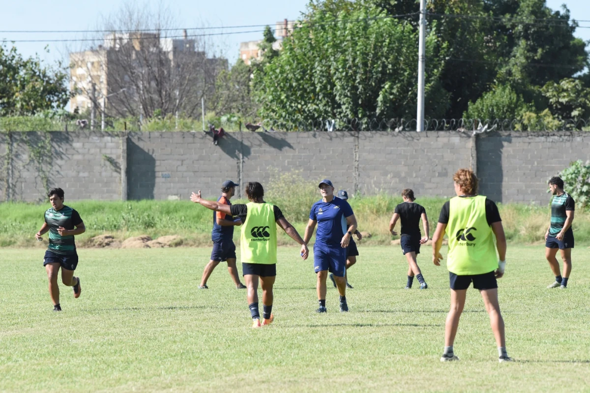 Felipe Contepomi, entrenador de Los Pumas, visitó los entrenamientos de Tarucas antes del arranque del Súper Rugby Américas