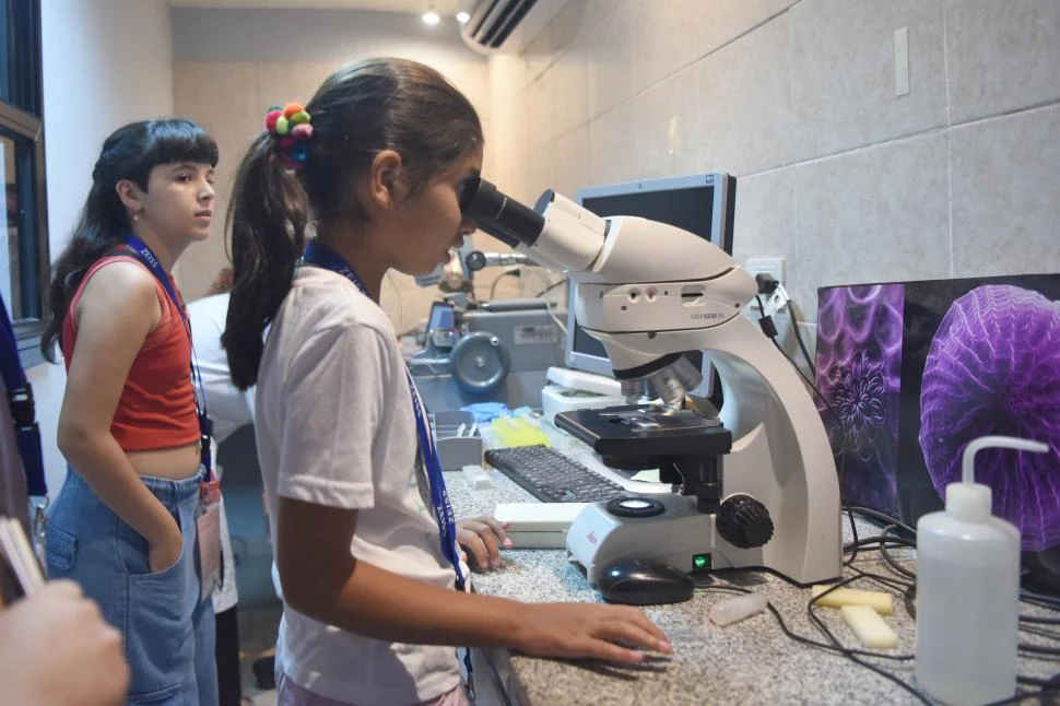 OBSERVACIONES. Las niñas y adolescentes que participan del programa tienen acceso a los aparatos y a la tecnología disponible en el CIME.