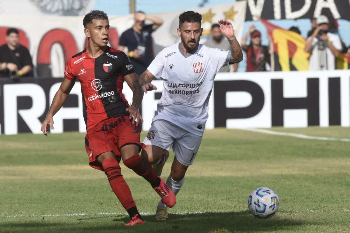 BUEN PARTIDO. Cuevas se puso el equipo al hombro y fue el encargado de generar juego. Además, se mostró solidario a la hora de marcar.