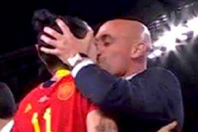 Acoso en el fútbol: Hermoso no aceptó el beso de Rubiales, dice la fiscal