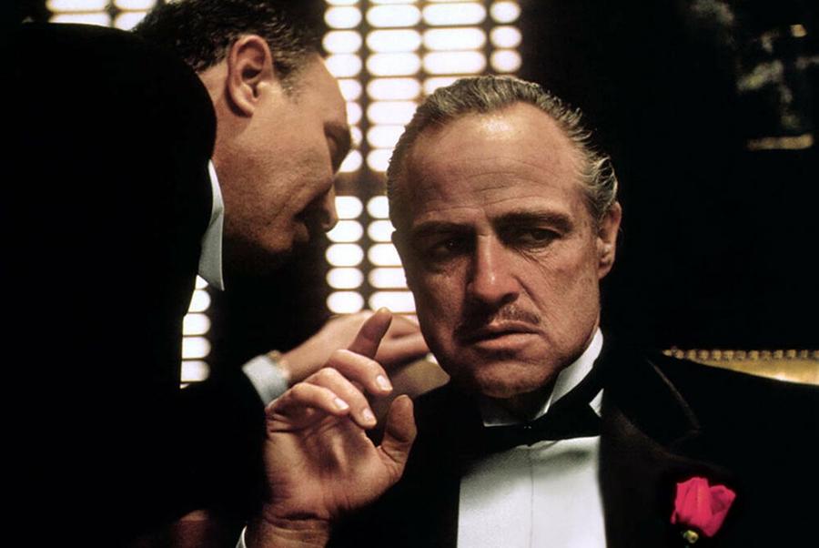 ICÓNICO. El personaje de Don Vito Corleone pasó a ser un emblema cultural, estando presente en remeras, tazas y stickers. / EL CONFIDENCIAL