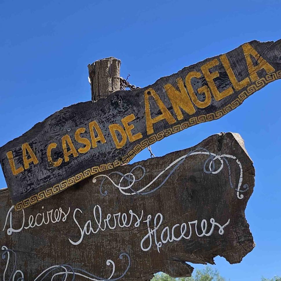 CUMPLIR SUEÑOS. La agricultora agradece a la tierra por sus logros.