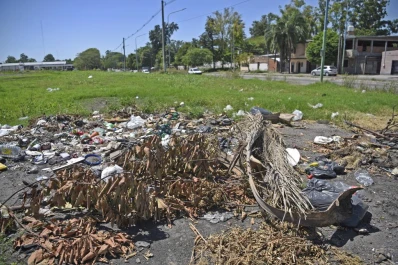 Infractores pagan menos de $70.000 por arrojar residuos en San Miguel de Tucumán