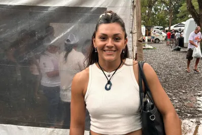 De Las Yaguaretés a la tribuna: Azul Medina vivió el estreno de su hermano y de su novio con Tarucas