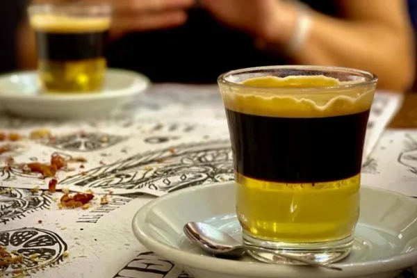 ¿Qué ocurre en el cuerpo al tomar infusiones después de comer?