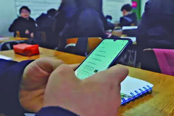 Uso de celular en las aulas