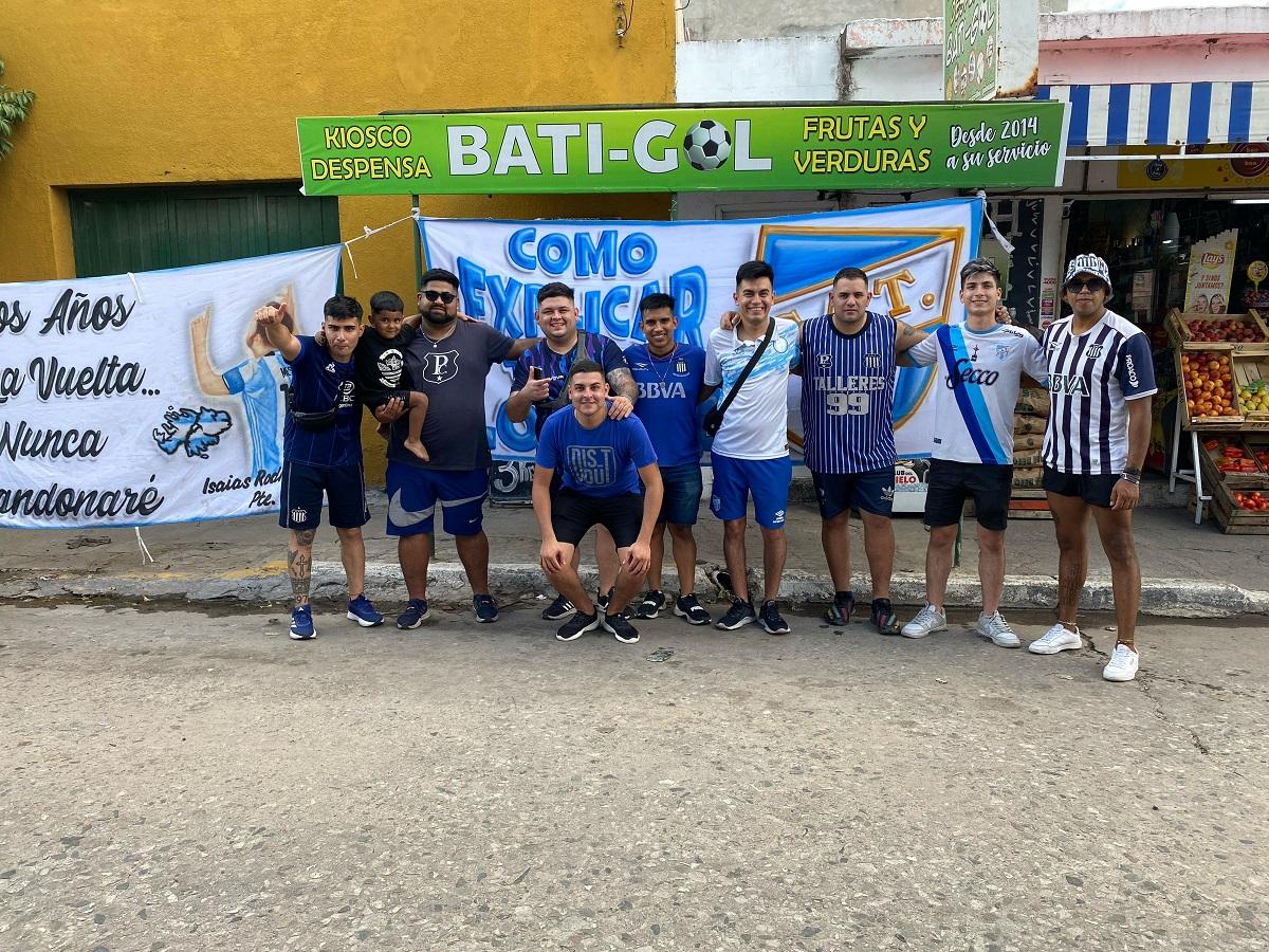 ´TODOS JUNTOS. Así se vivió la previa entre Talleres y Atlético Tucumán.