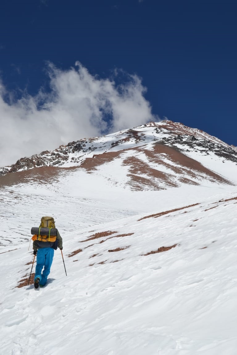 ALISTAMIENTO. Para realizar el viaje los montañistas se prepararon físicamente durante casi un año. Fotos Gentileza Corina Altamirano