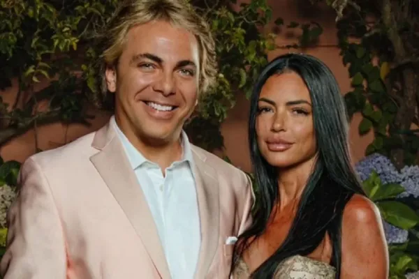 Cristian Castro anunció su casamiento con Mariela Sánchez