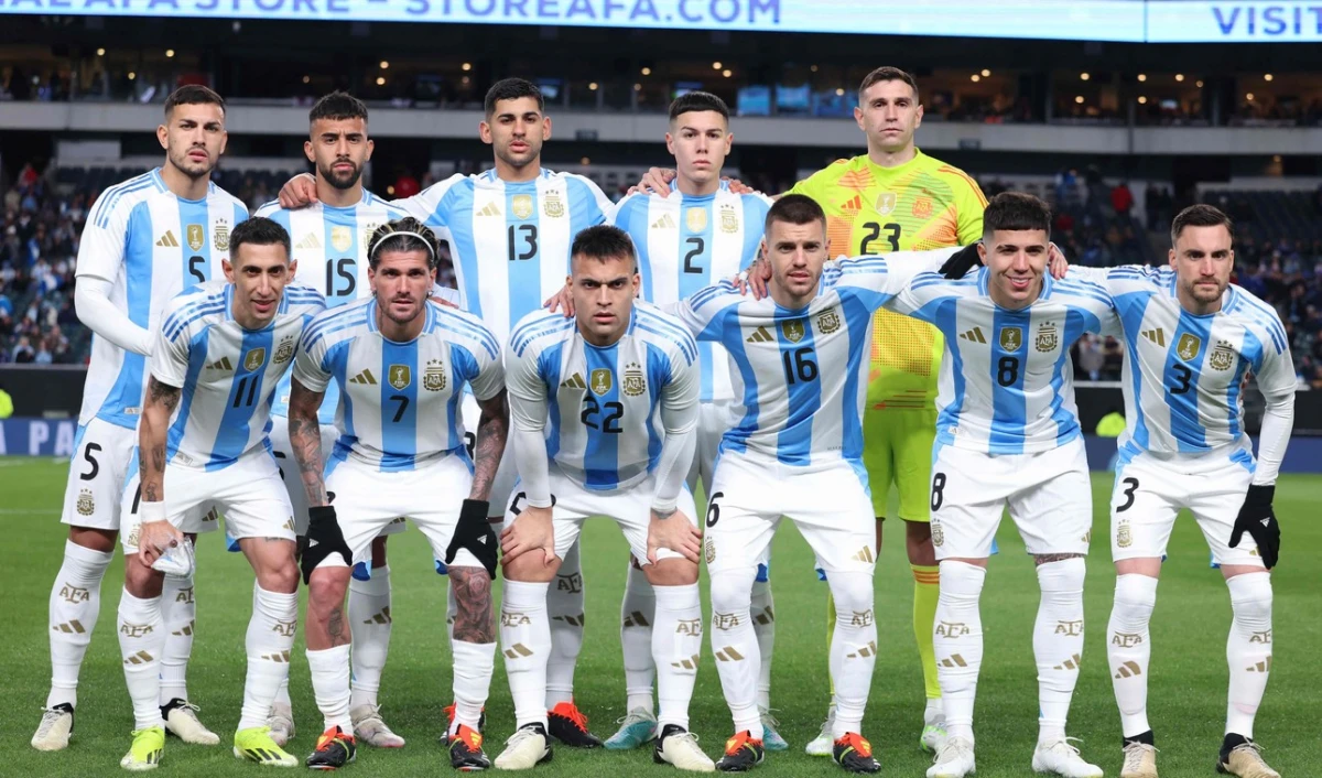 Se lesionó un jugador clave de la Selección Argentina: ¿cuánto tiempo estará afuera de las canchas?