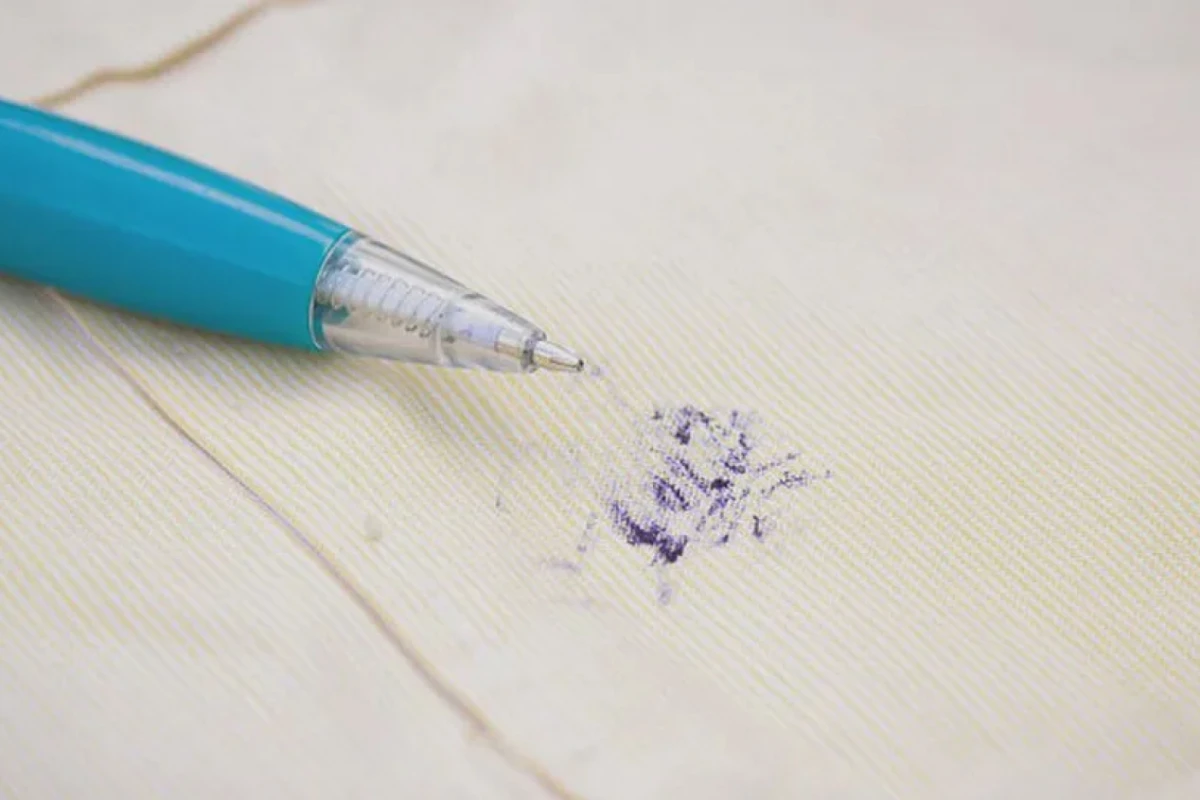 ¿Cómo quitar las manchas de lapicera?