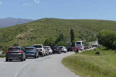 Carnaval 2025 en Jujuy, Amaicha y Salta: qué conviene más ¿ir en auto o en colectivo?