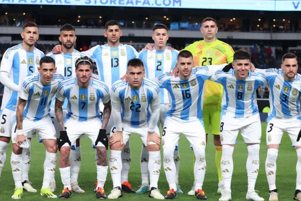 Se lesionó un jugador clave de la Selección Argentina: ¿cuánto tiempo estará afuera de las canchas?