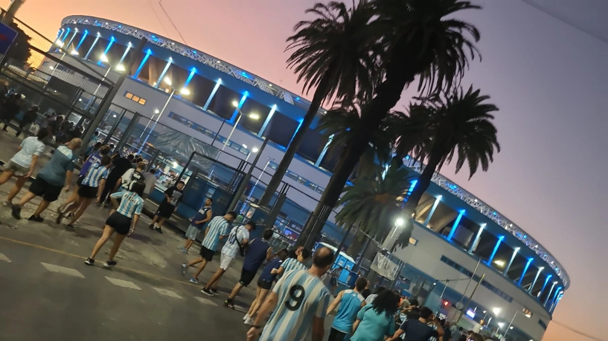 Así vive un tucumano la final de la Recopa Sudamericana