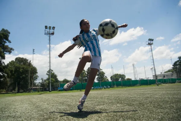 La “Messi tucumana”: tiene 12 años, juega en Atlético y se va a Barcelona