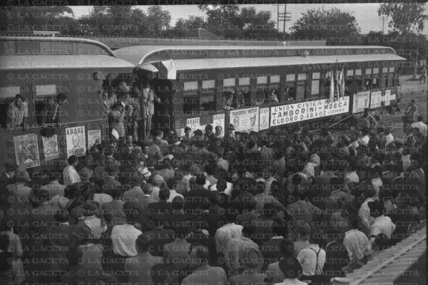 Recuerdos fotográficos: la política subida al tren