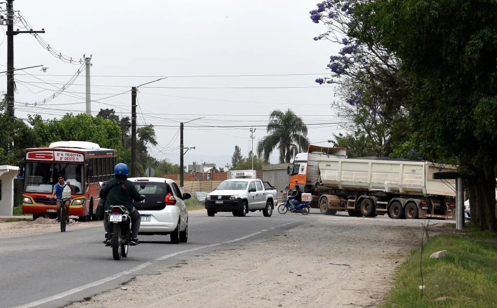 De las promesas al espanto: así es la odisea de recorrer una ruta infame