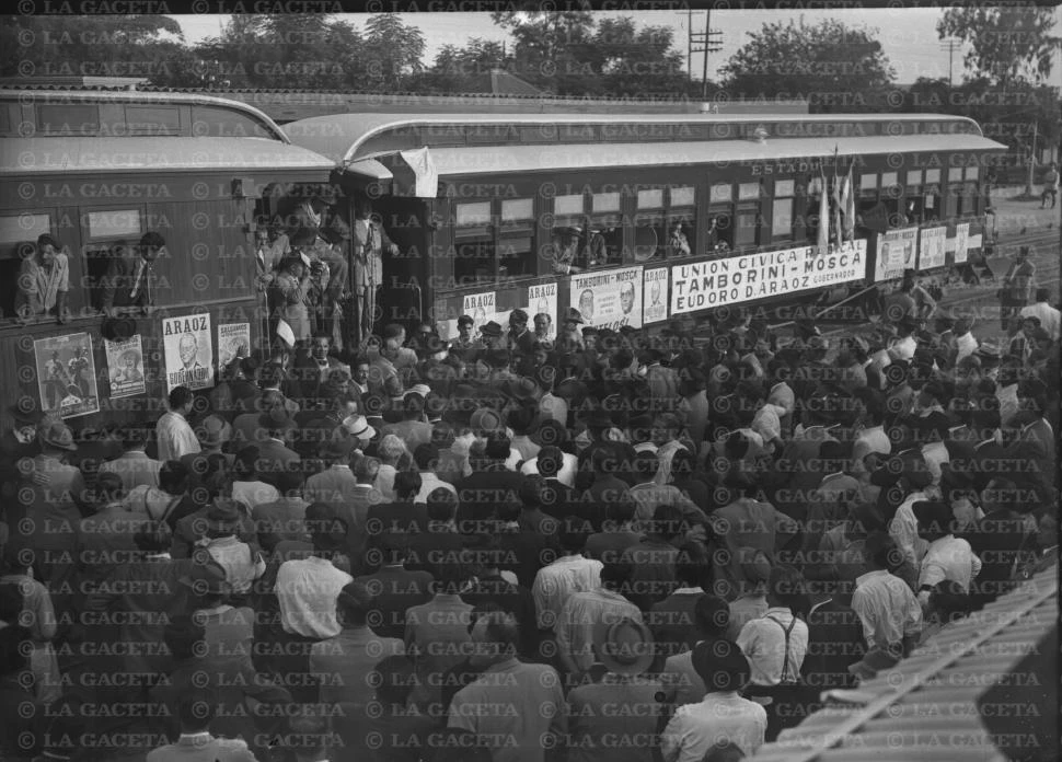 Recuerdos fotográficos: la política subida al tren