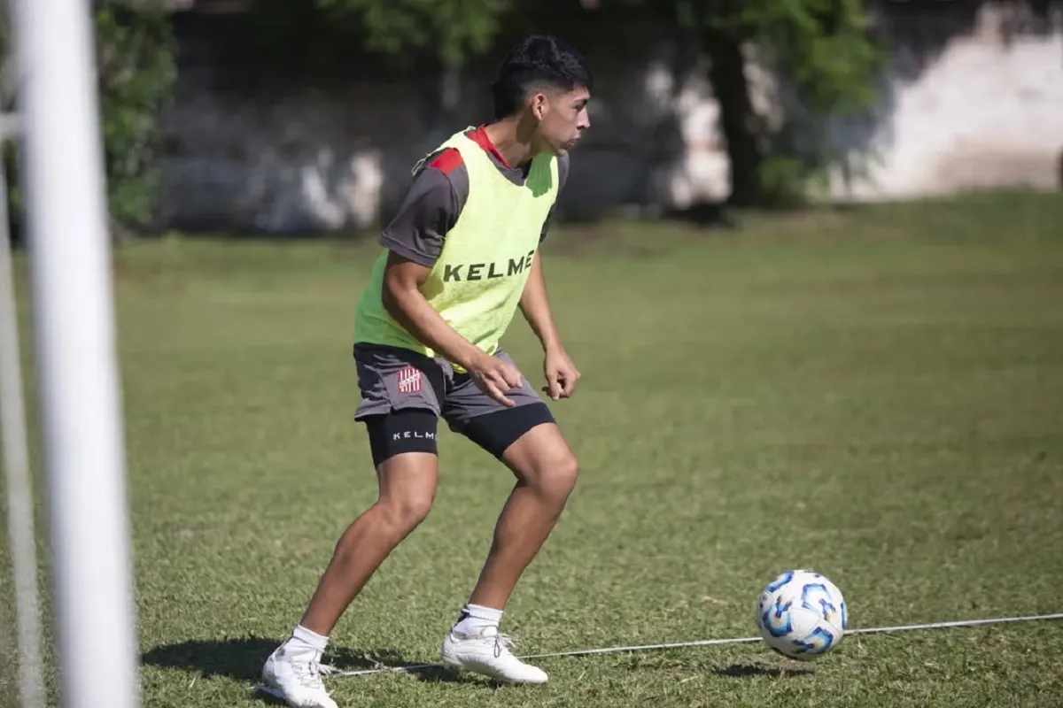 ENFOCADO. Guillermo Rodríguez fue titular en los tres partidos que disputó San Martín en la temporada. El DT me pide que sea yo mismo, que vaya firme a cada pelota, dijo.