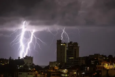 Por esta razón no deberías bañarte durante una tormenta