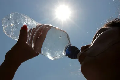 VIDEO. Sales y bebidas mineralizadas para prevenir golpes de calor