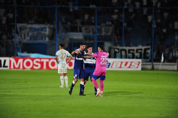 Atlético Tucumán fue una sombra, perdió con Gimnasia y retrocedió varios casilleros