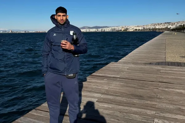 Cosechó limones, fue abanderado, se consagró como el mejor bloqueador en la Liga Argentina de Vóley pasada y ahora busca ser campeón en Hungría